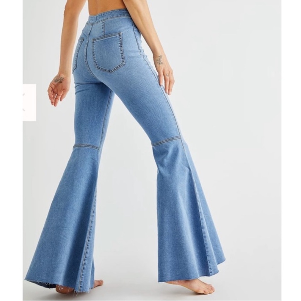 FREE PEOPLE We The Free Just Float On Flare Jeans Size 30